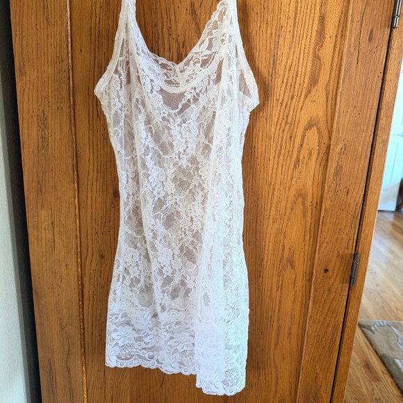 BKE Tops - BKE lace white layering tank M